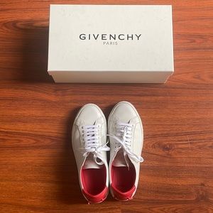 Givenchy Urban Street Low Top Leather Sneaker